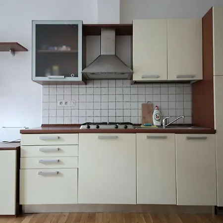 New&fully Equipped Apartement Plzeňská 26 *